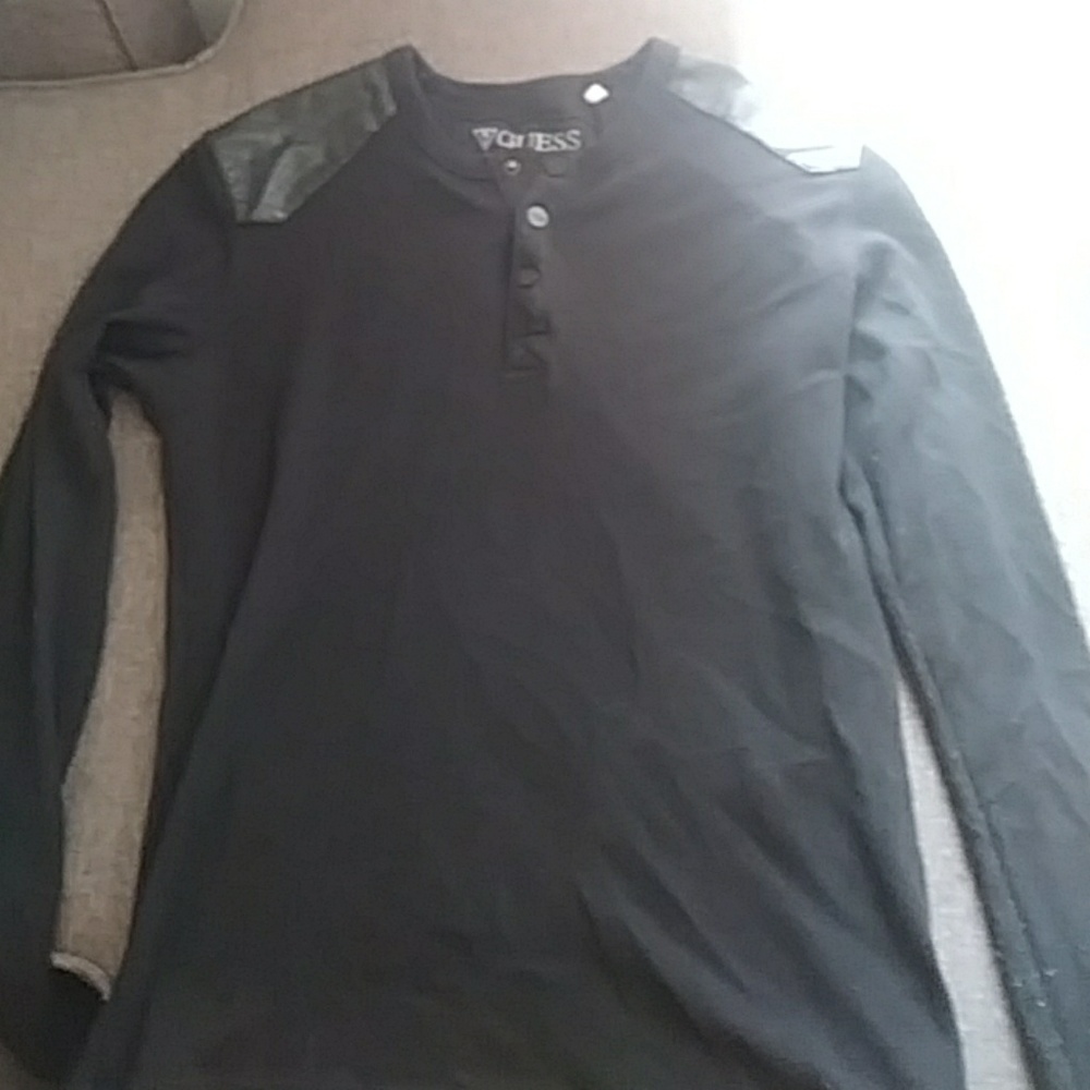 Guess long sleves shirt